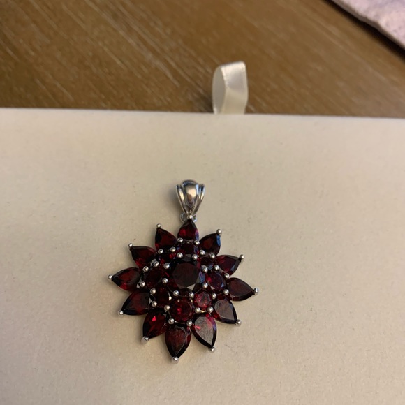 Rich Dark Garnet Flower Pendant - Picture 6 of 11